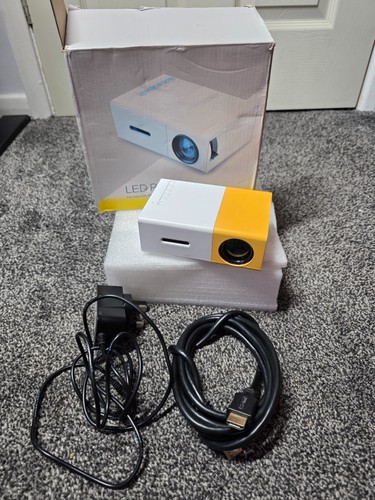 Portable wired projector - portable,